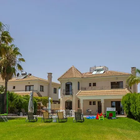 Sunnyvillas: 4br Seafront Villa*private Pool*bw44